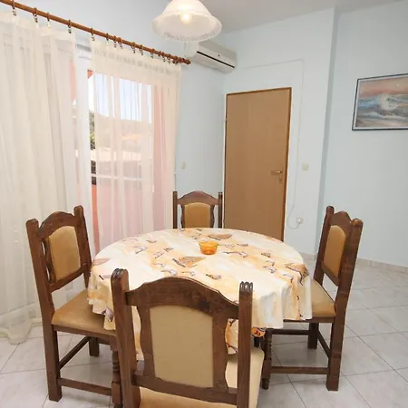 With A Parking Space Tkon, Pasman - 6216 * Tkon