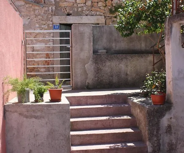 아파트 With A Parking Space Tkon, Pasman - 6216