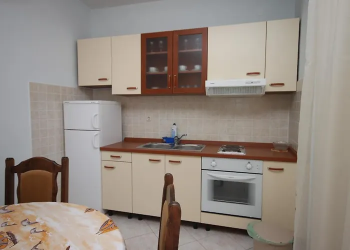 With A Parking Space Tkon, Pasman - 6216 * 트콘